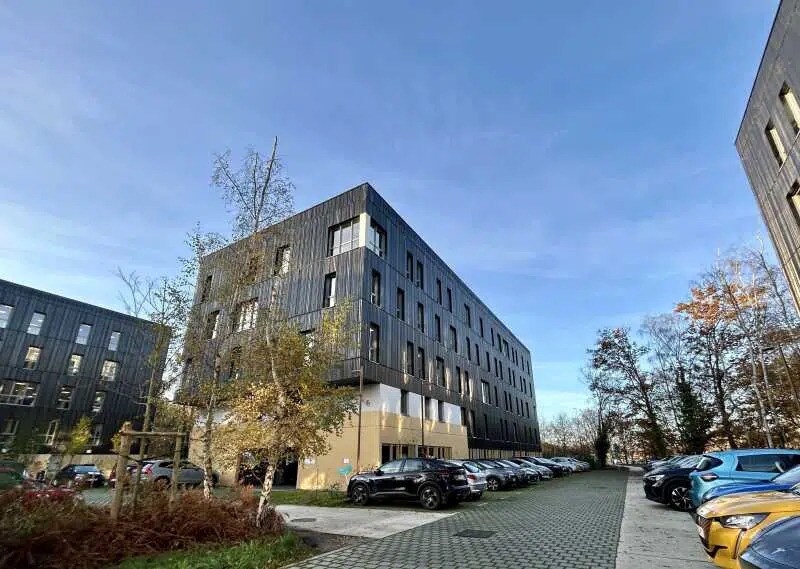 Bureau dans Petit-Couronne à louer - Photo de l’immeuble – Image 1 sur 6
