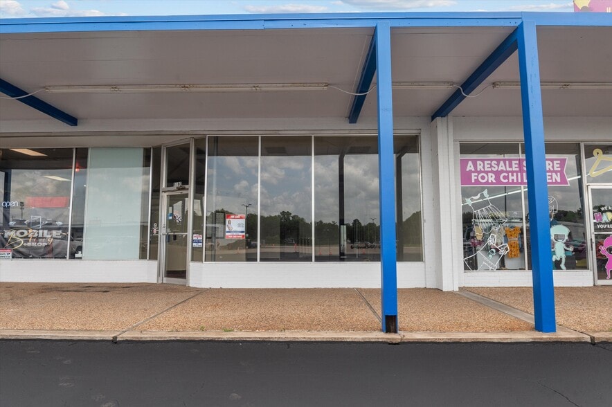 500 S Chestnut St, Lufkin, TX à louer - Photo de l’immeuble – Image 2 sur 9