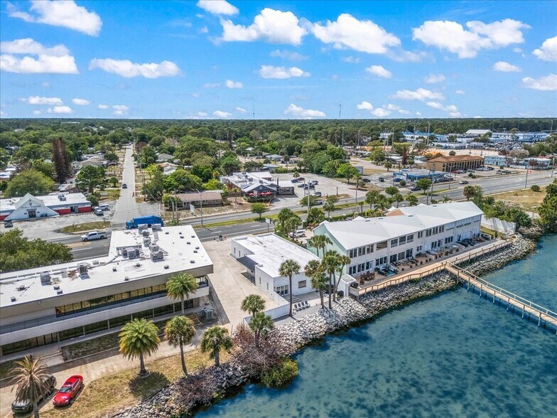 2225 S Washington Ave, Titusville, FL à vendre - Photo de l’immeuble – Image 2 sur 38