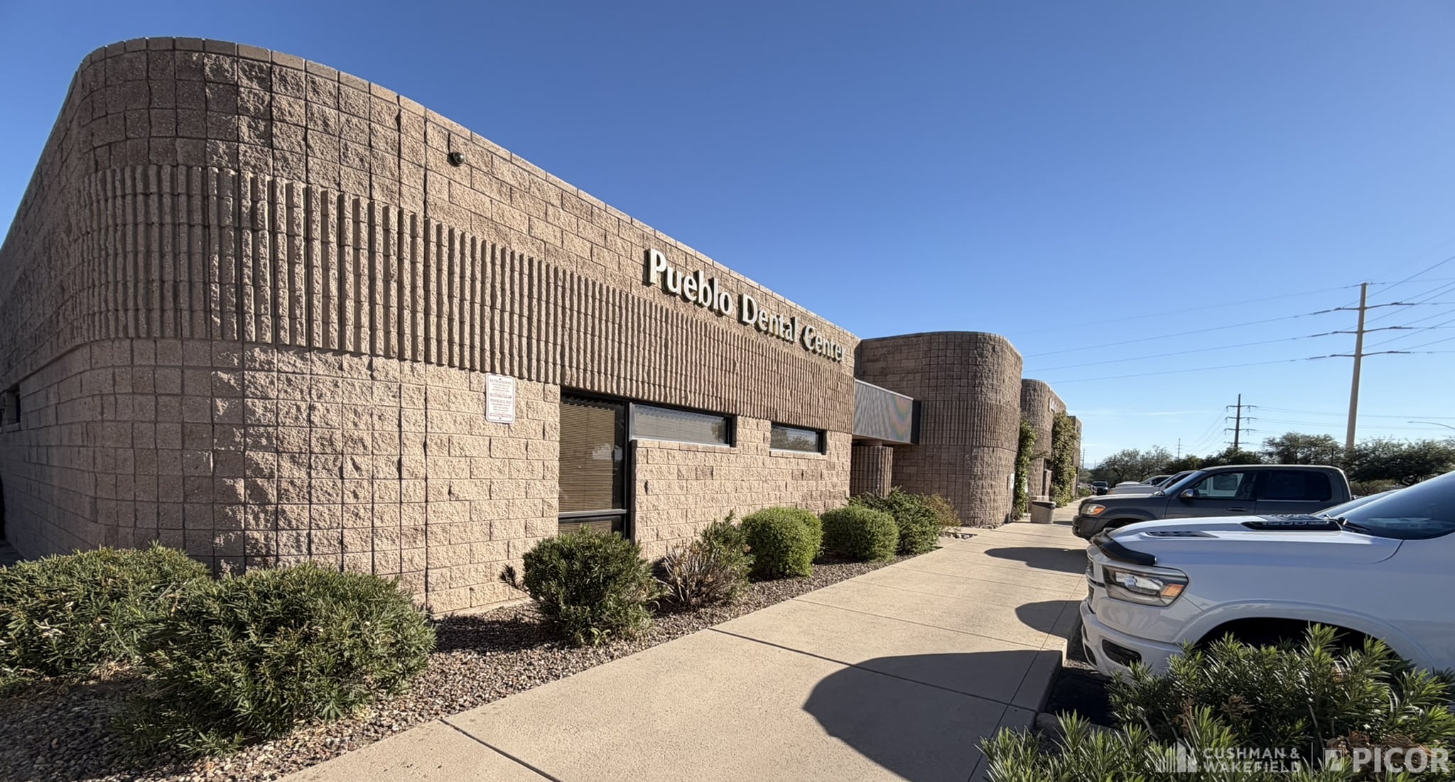 1400 W Valencia Rd, Tucson, AZ à vendre Photo principale– Image 1 sur 8