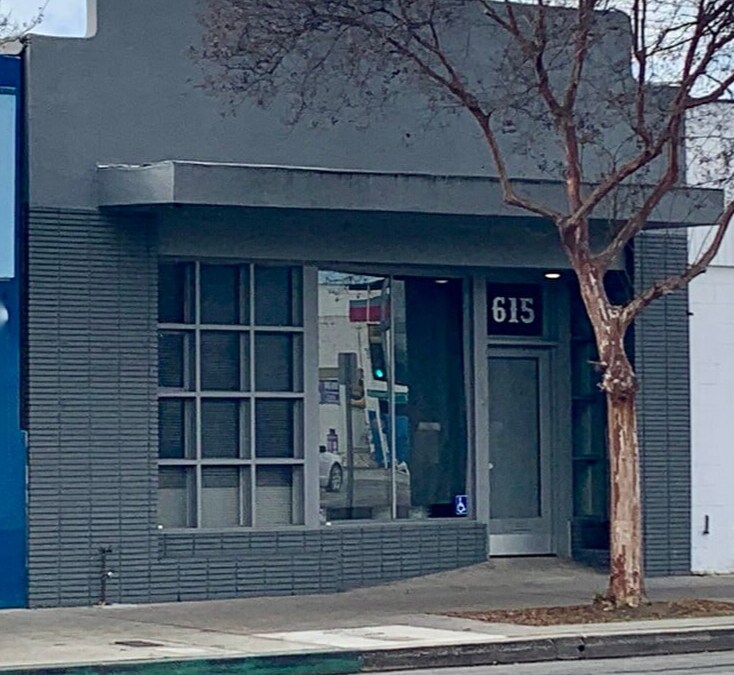615 S Victory Blvd, Burbank, CA à vendre Photo de l’immeuble– Image 1 sur 8