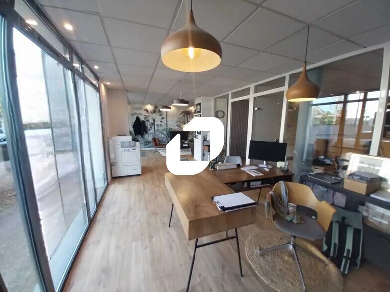 Local commercial dans Bruges à louer - Photo de l’immeuble – Image 1 sur 15