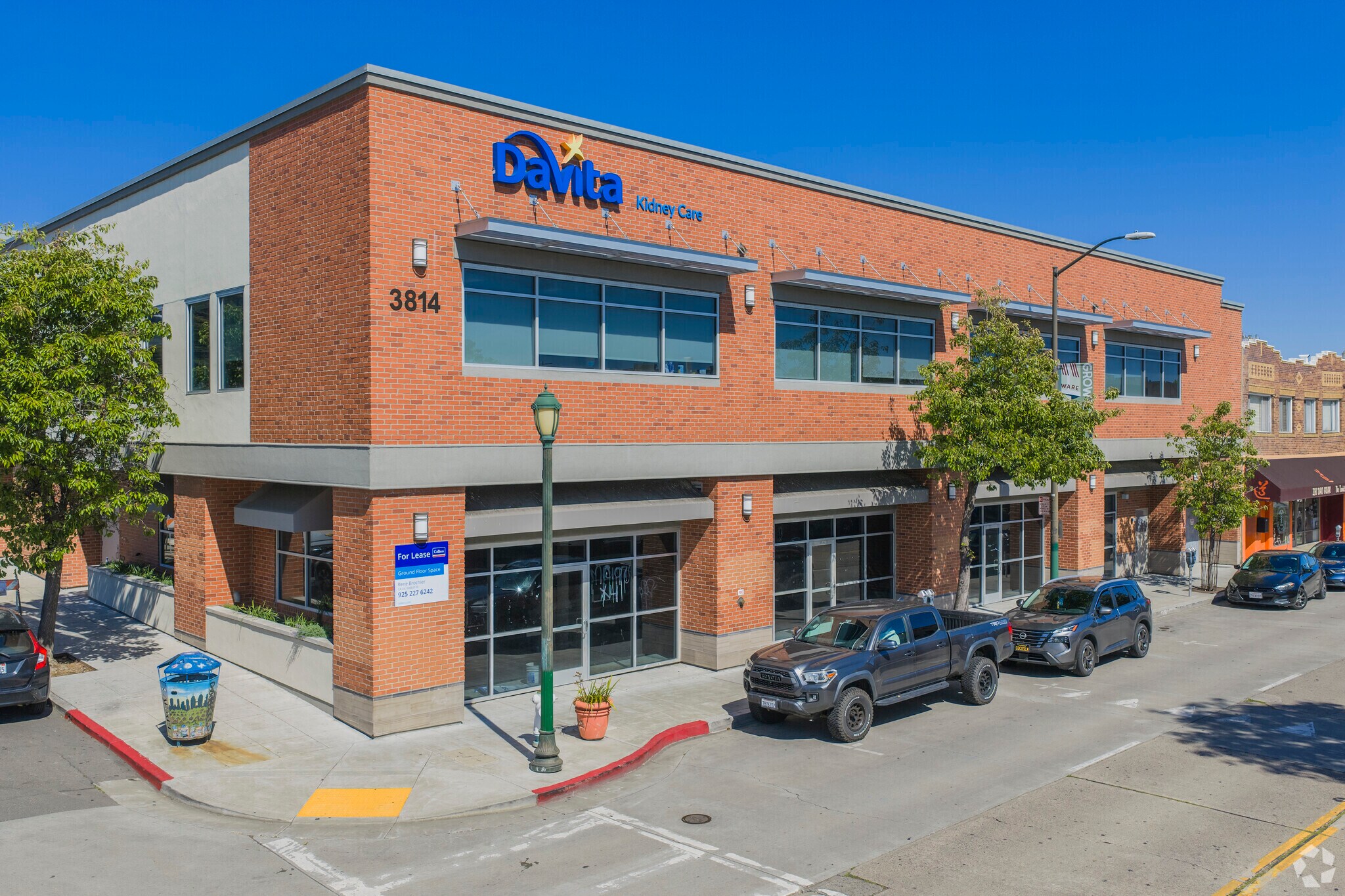 3810-3814 MacArthur Blvd, Oakland, CA à louer Photo de l’immeuble– Image 1 sur 8