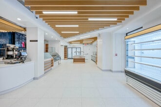 1674 Broadway, New York, NY à louer Photo intérieure– Image 2 sur 3