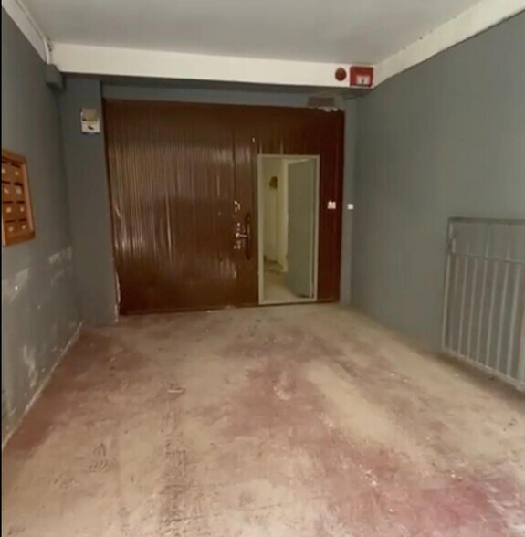 Immeuble residentiel dans Barcelone, Barcelona à vendre - Photo intérieure – Image 2 sur 2