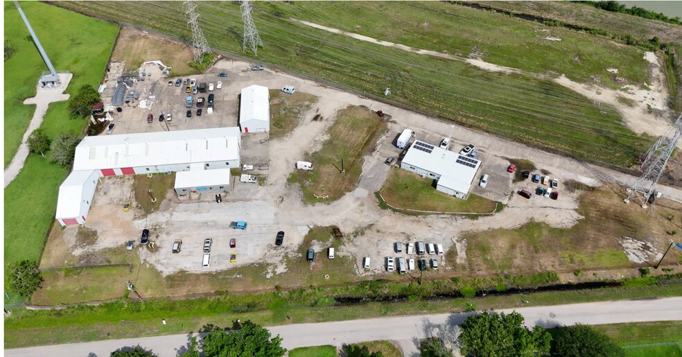 2309 Zapata St, Freeport, TX à vendre - Photo de l’immeuble – Image 1 sur 24