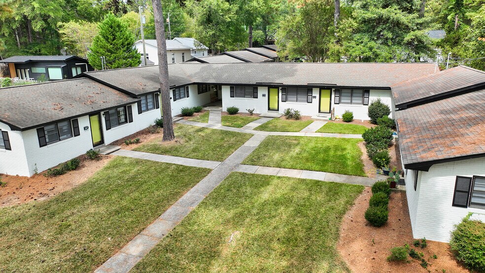 109 W Poplar Ave, Carrboro, NC à vendre - Photo de l’immeuble – Image 3 sur 8