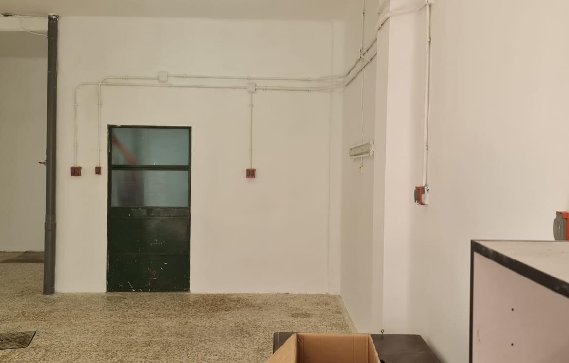 Madrid, MAD 28019 - Lot 1 - - Photo intérieure - Image 1 of 7