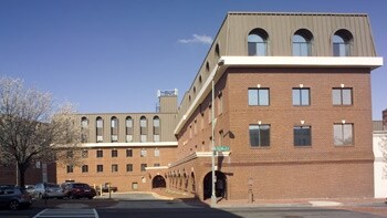 2041 Martin Luther King Jr Ave SE, Washington, DC à louer Photo de l’immeuble– Image 1 sur 10