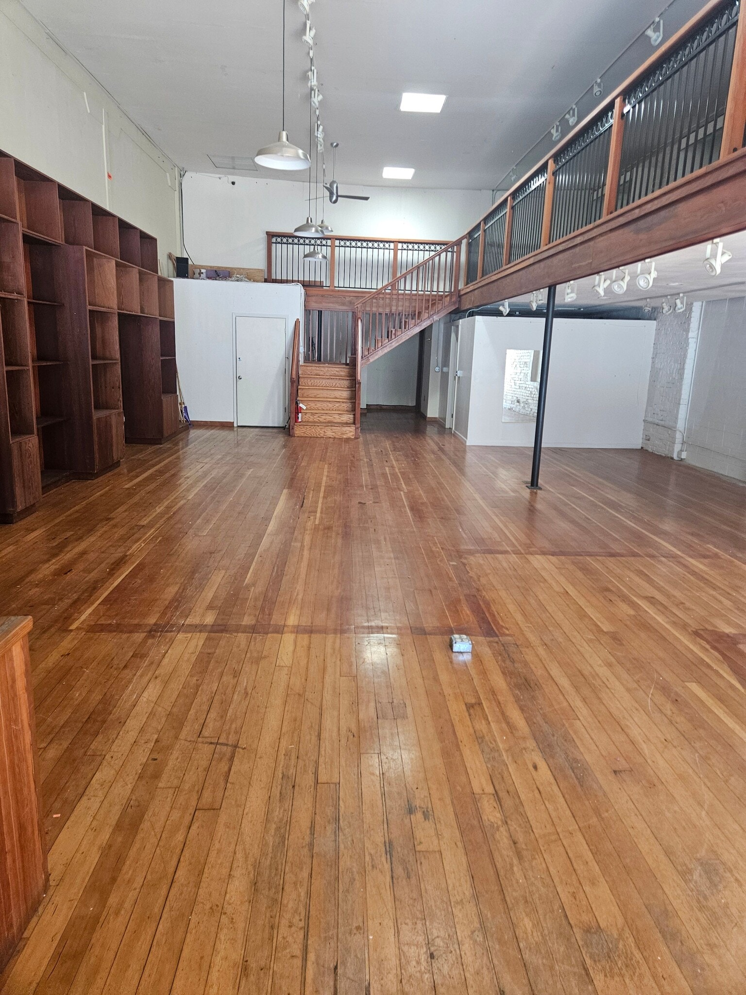 260 N Petaluma Blvd, Petaluma, CA à louer Photo intérieure– Image 1 sur 5