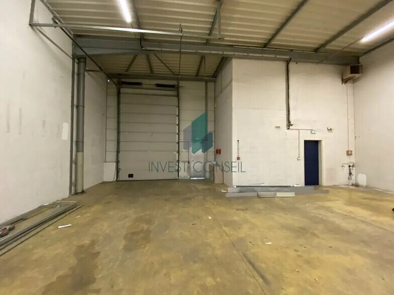 Bureau dans Cormeilles-en-Parisis à louer - Photo de l’immeuble – Image 2 sur 7