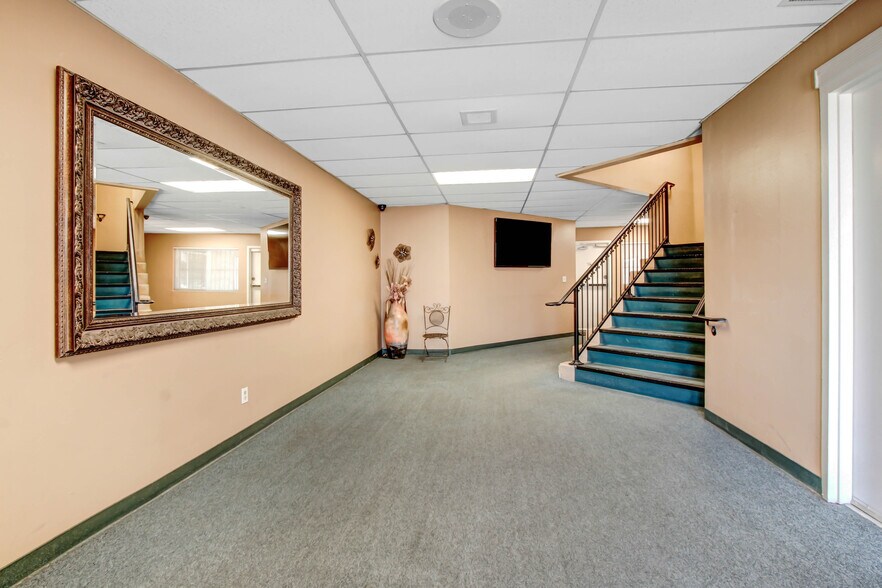 8345 Reseda Blvd, Northridge, CA à louer - Photo intérieure – Image 3 sur 11