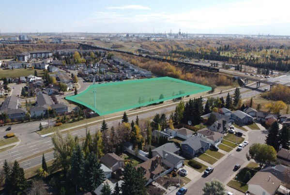 170 Hyndman Cres NW, Edmonton, AB à vendre Photo de l’immeuble– Image 1 sur 2