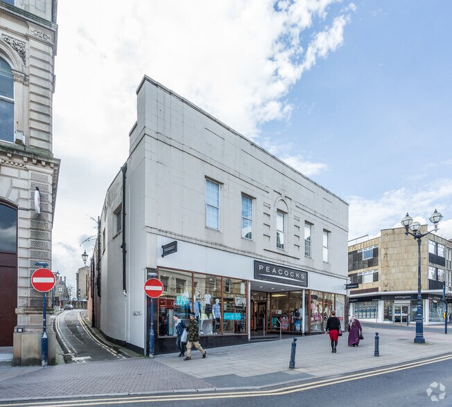 2-12 Market Pl, Dewsbury à louer - Photo de l’immeuble – Image 2 sur 2