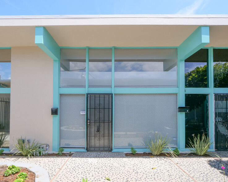 529 W 9th St, San Pedro, CA à louer - Photo de l’immeuble – Image 2 sur 10