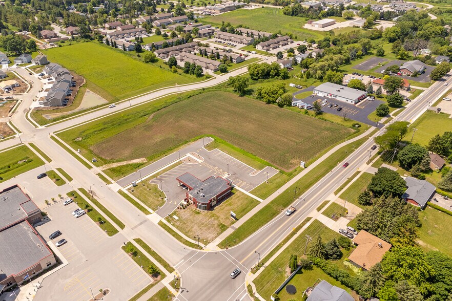 2351 - 2365 E. Main St., Jackson, WI à vendre - Aérien – Image 1 sur 3