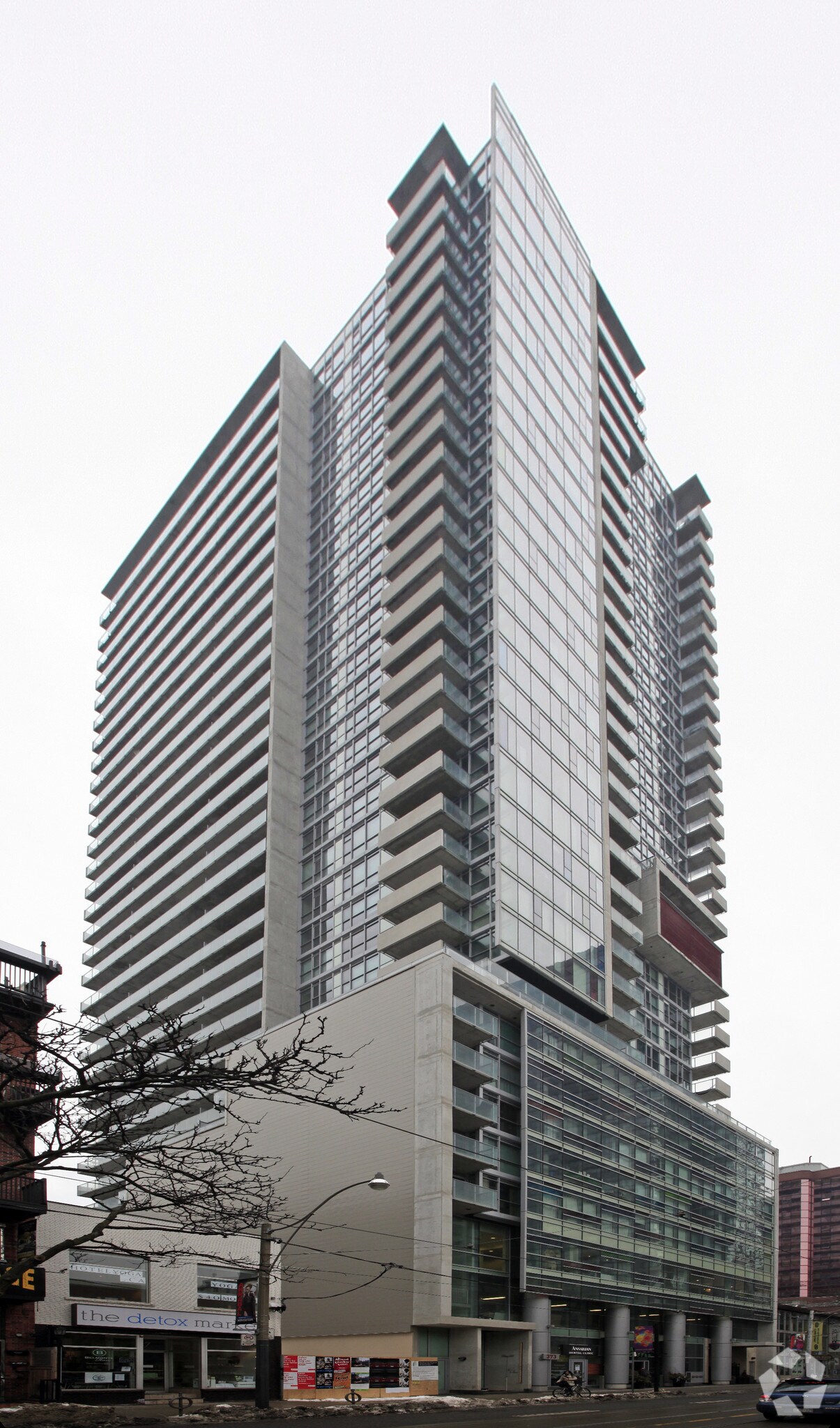 373-375 King St W, Toronto, ON à louer Photo principale– Image 1 sur 12