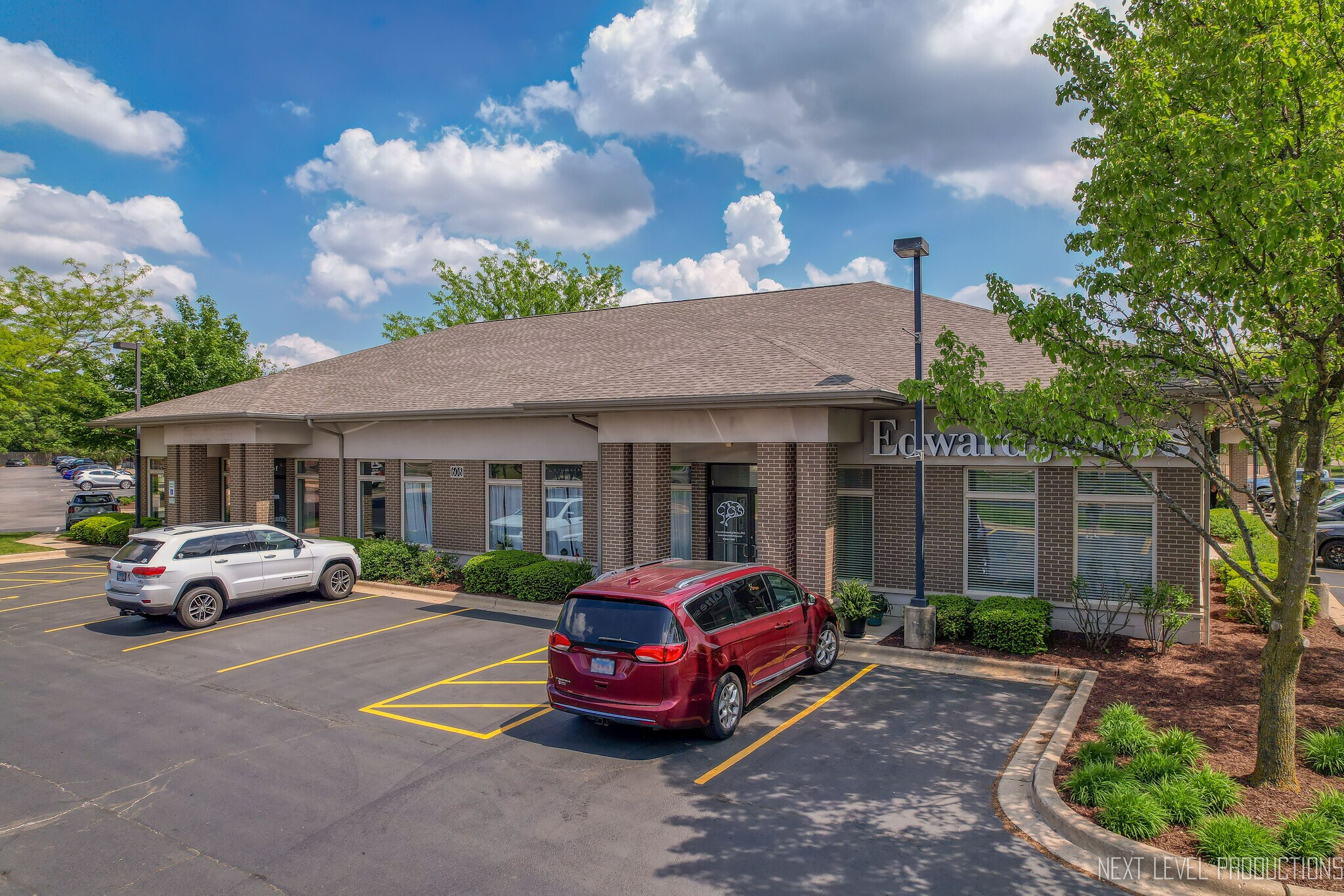 608 E Veterans Pky, Yorkville, IL à vendre Photo de l’immeuble– Image 1 sur 22