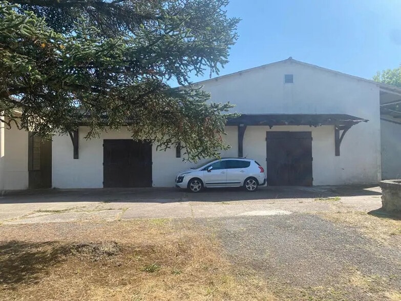 Local d'activités dans Pomerol à vendre - Photo de l’immeuble – Image 3 sur 4