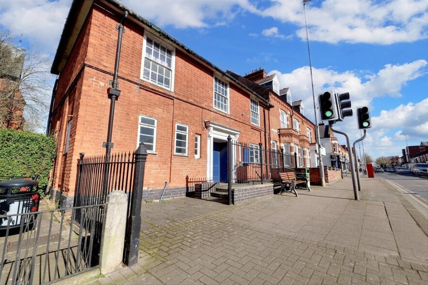 18 St. Thomas Rd, Wigston à vendre - Photo de l’immeuble – Image 2 sur 3