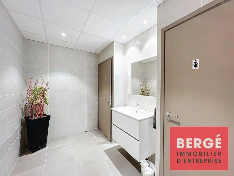 Bureau dans Antibes à vendre - Photo intérieure – Image 2 sur 4