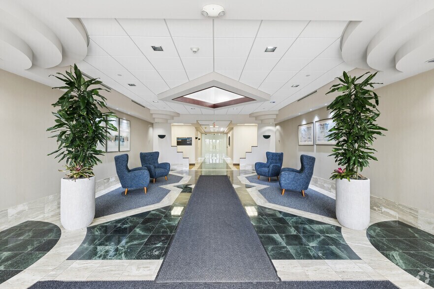 55 Corporate Dr, Trumbull, CT à louer - Hall d’entrée – Image 3 sur 6