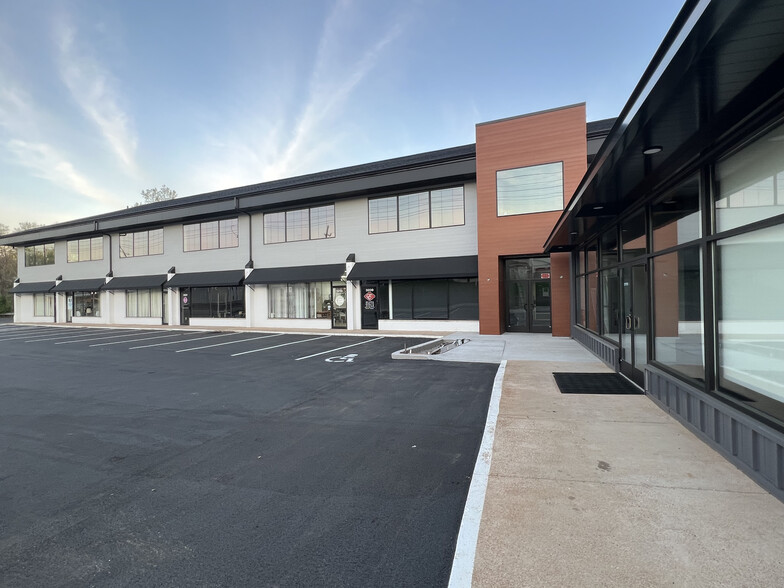 3205 S Brentwood Blvd, Webster Groves, MO à louer - Photo de l’immeuble – Image 1 sur 2