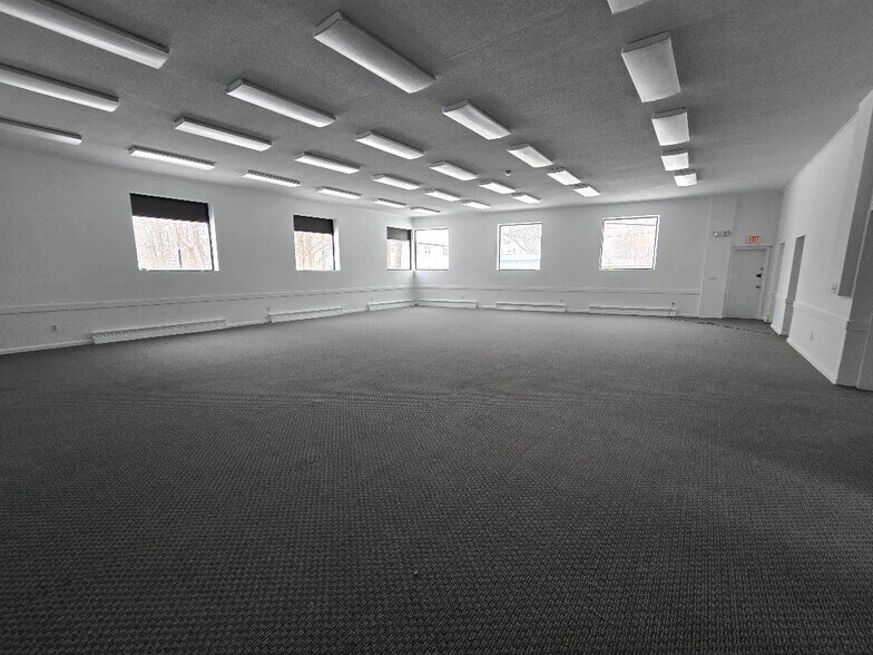 132 Franklin St, Torrington, CT à louer - Photo principale – Image 1 sur 11