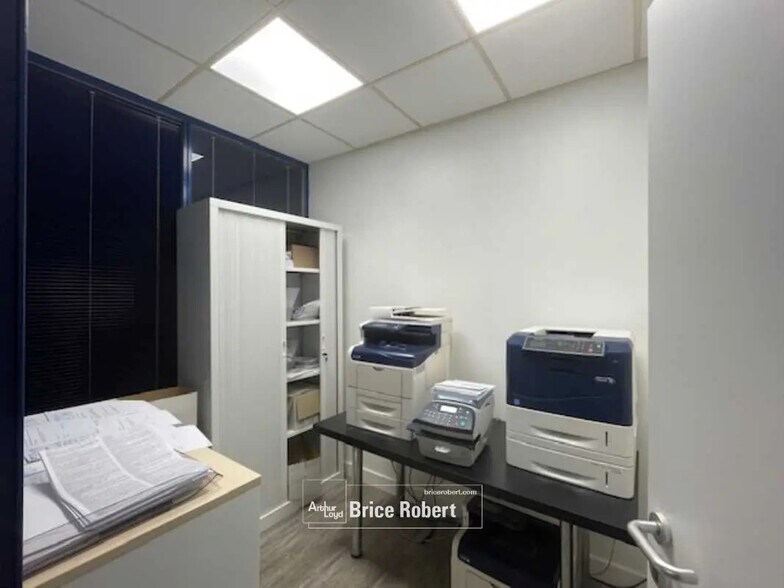 Bureau dans Villeurbanne à louer - Photo intérieure – Image 2 sur 7