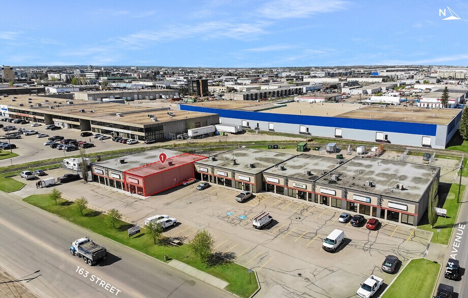 11306-11324 163 St, Edmonton, AB à louer - Photo de l’immeuble – Image 3 sur 8