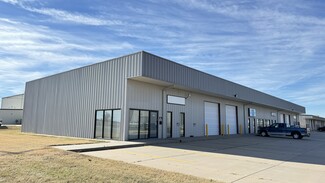 Plus de détails pour 8847 W Monroe Cir, Wichita, KS - Local d'activités à louer