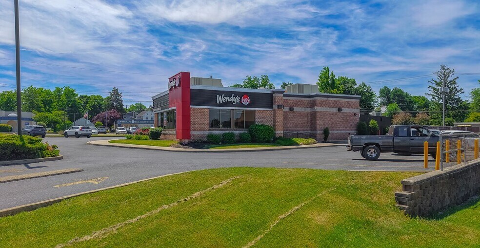 1660 S Market St, Elizabethtown, PA à vendre - Photo de l’immeuble – Image 2 sur 5