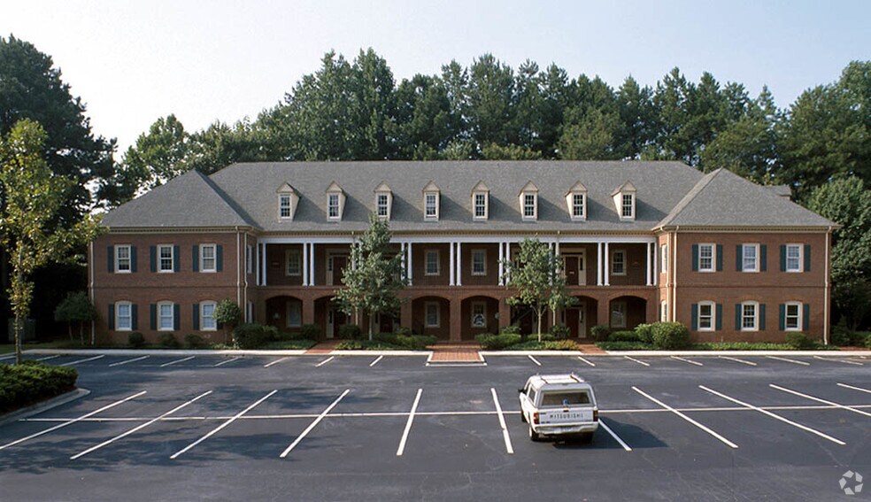 1370 Center Dr, Dunwoody, GA à louer - Photo de l’immeuble – Image 2 sur 6