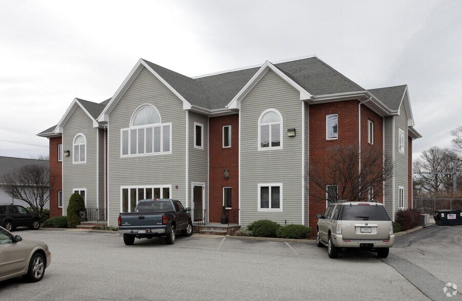 240 Chestnut St, Warwick, RI à louer - Photo de l’immeuble – Image 3 sur 4