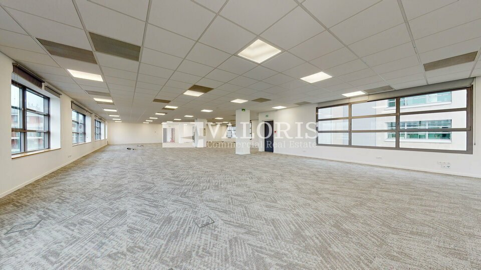 Bureau dans Villeurbanne à louer - Photo de l’immeuble – Image 1 sur 8