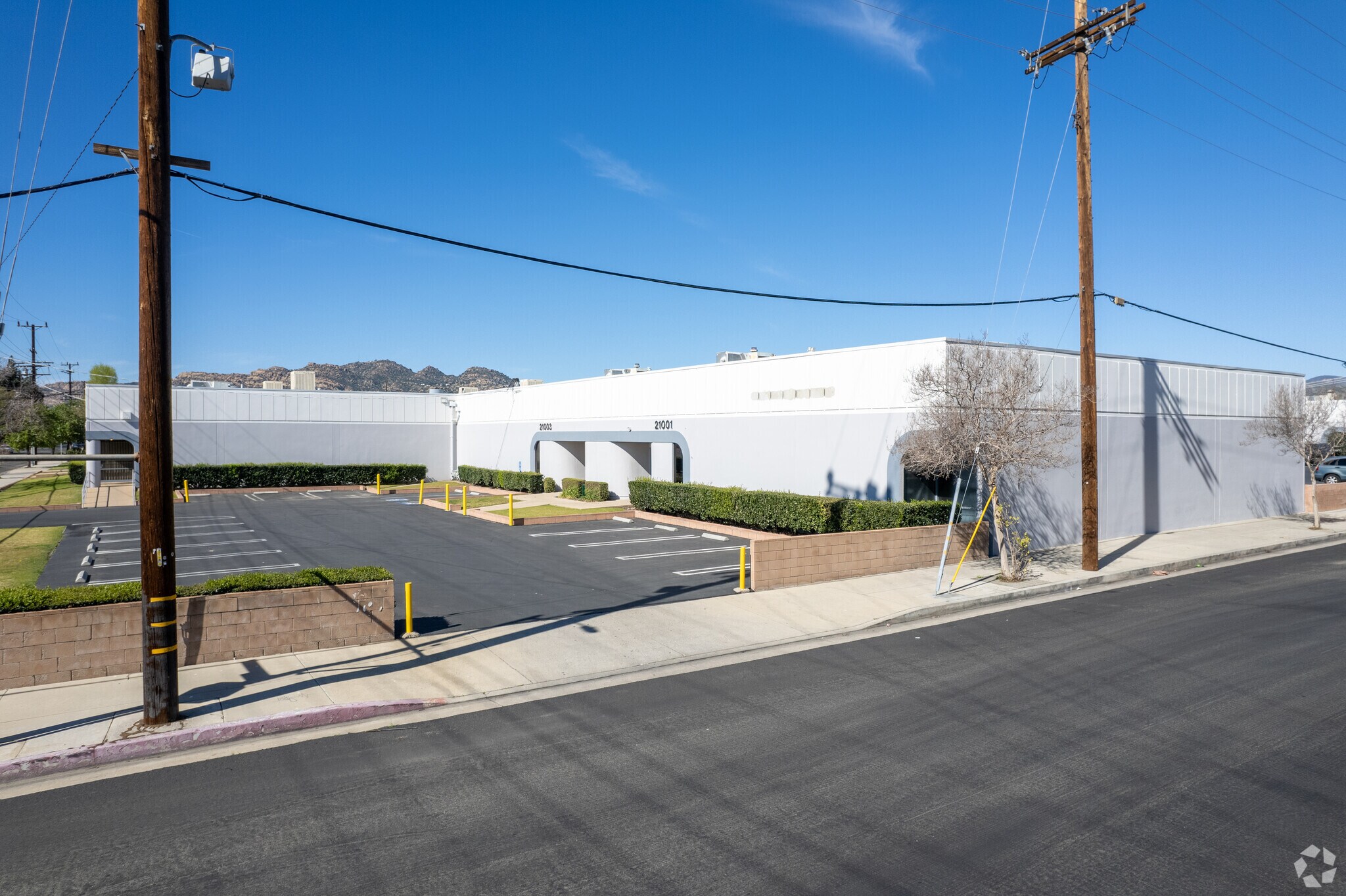 21001-21009 Superior St, Chatsworth, CA à louer Photo principale– Image 1 sur 9