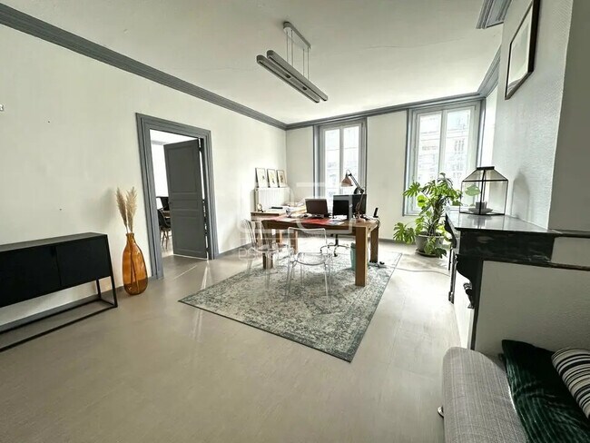 Plus de détails pour Bureau à louer