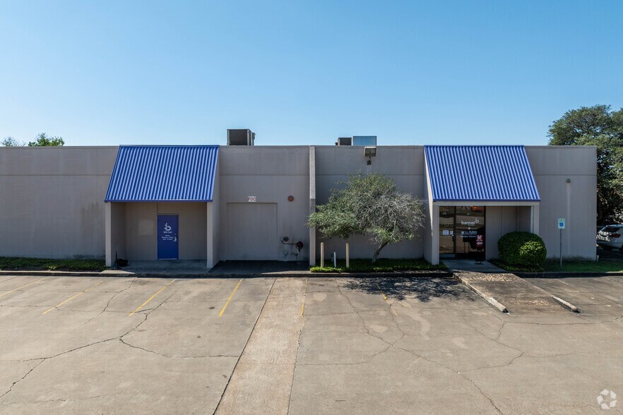5233-5235 Glenmont Dr, Houston, TX à louer - Photo de l’immeuble – Image 2 sur 6