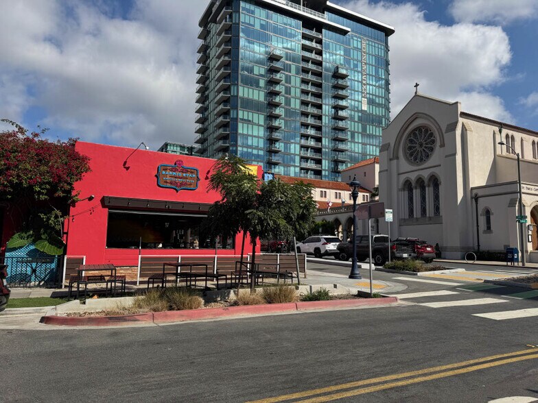 2706 5th Ave, San Diego, CA à louer - Photo de l’immeuble – Image 2 sur 9