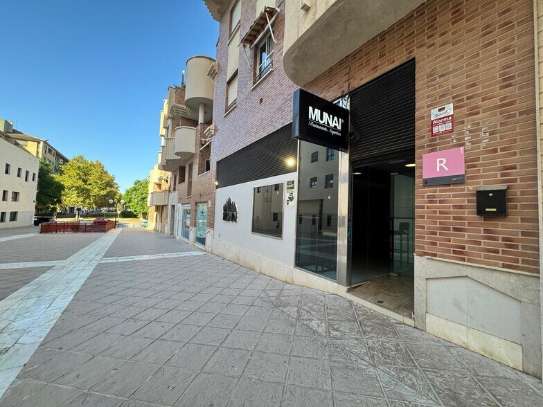 Calle de la Reina Sofía, Murcia, Murcia à vendre - Photo de l’immeuble – Image 3 sur 48