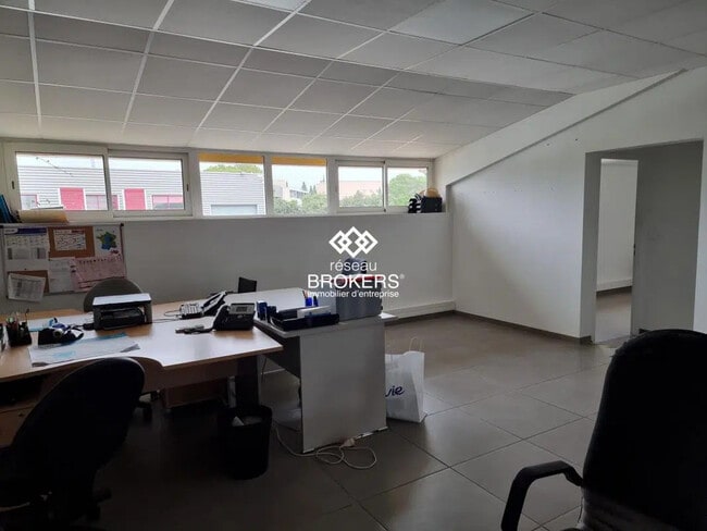 Plus de détails pour Bureau, Industriel/Logistique à louer