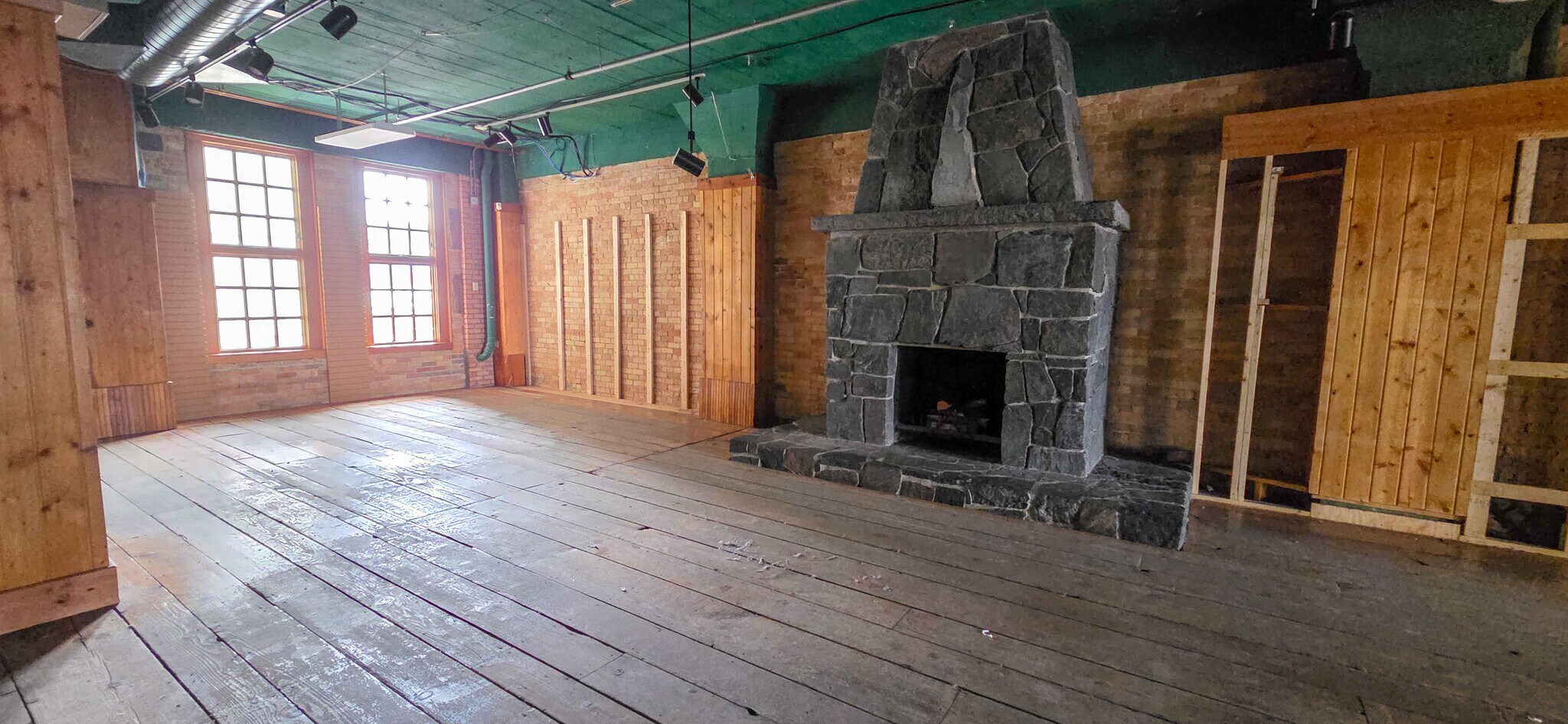 394 S Lake Ave, Duluth, MN à louer Photo intérieure– Image 1 sur 9