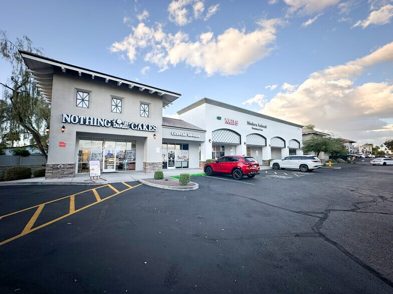 4280-4302 E Indian School Rd, Phoenix, AZ à louer - Photo de l’immeuble – Image 2 sur 2