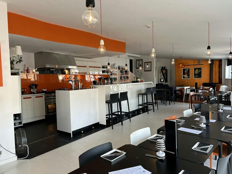 55 Cross St, Cowes à vendre - Photo de l’immeuble – Image 3 sur 12