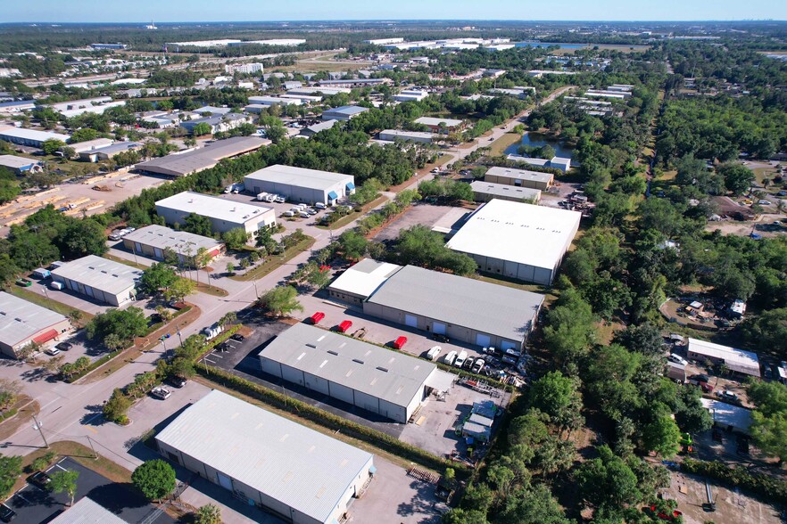 5600 Zip Dr, Fort Myers, FL à vendre - Aérien – Image 2 sur 33
