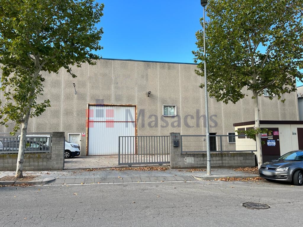 Industriel/Logistique dans Sant Cugat del Vallès, Barcelona à louer Photo de l’immeuble– Image 1 sur 14