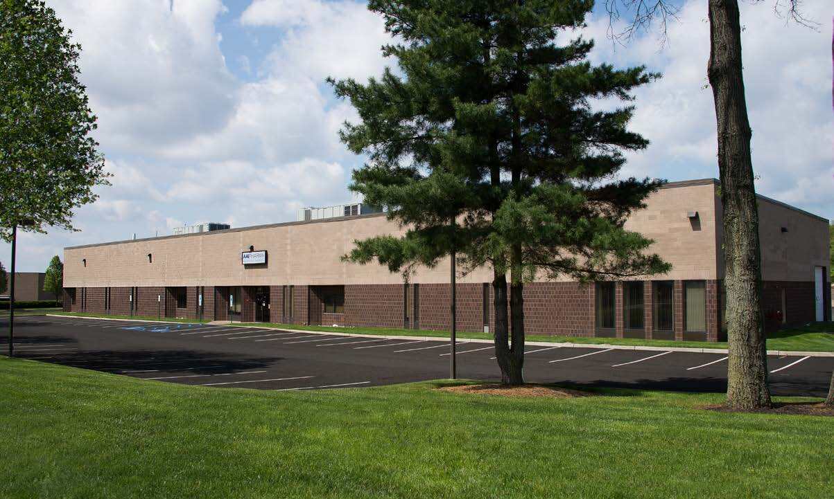 165-181 Fieldcrest Ave, Edison, NJ à louer Photo de l’immeuble– Image 1 sur 2