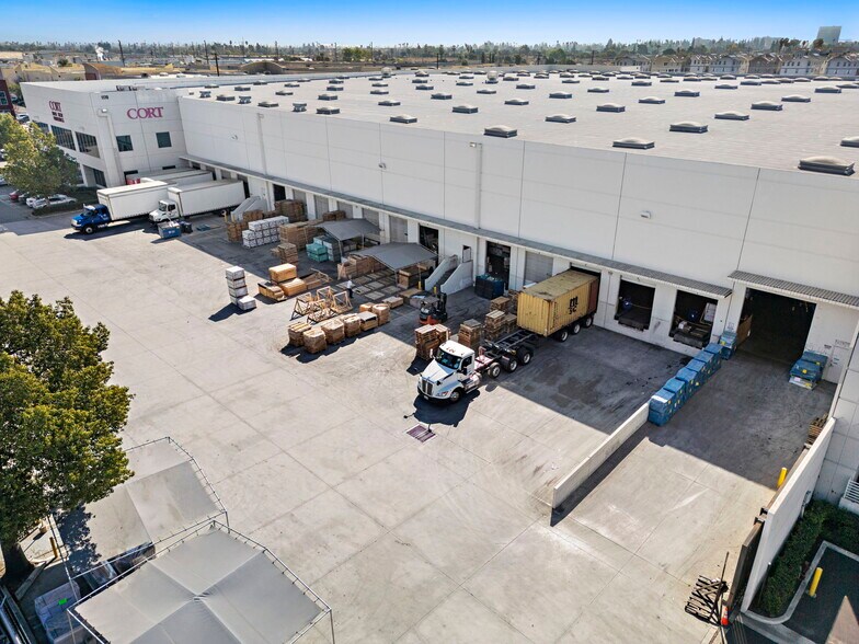 1160-1190 N Anaheim Blvd, Anaheim, CA à louer - Photo de l’immeuble – Image 3 sur 9