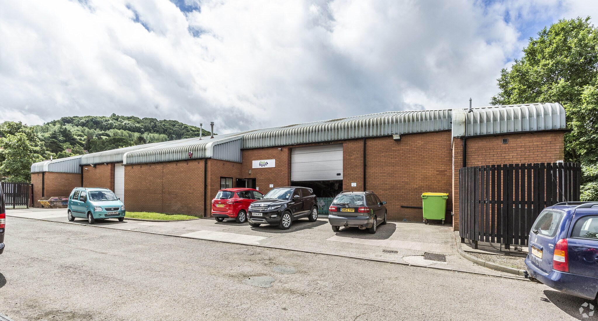 Units 6 - 7 Mynd Industrial Est, Church Stretton à louer Photo principale– Image 1 sur 3