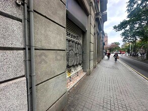 Local commercial dans Barcelone, Barcelona à louer Photo de l’immeuble– Image 1 sur 24
